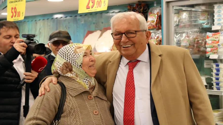 Başkan Posbıyık ve Ekibi, Erdemir Caddesi Esnafını Ziyaret Etti