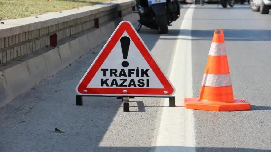 İki otomobil çarpıştı: 2 Yaralı...