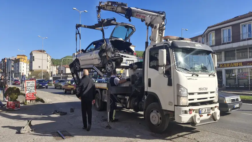 Trafik Kazası: 2 Yaralı