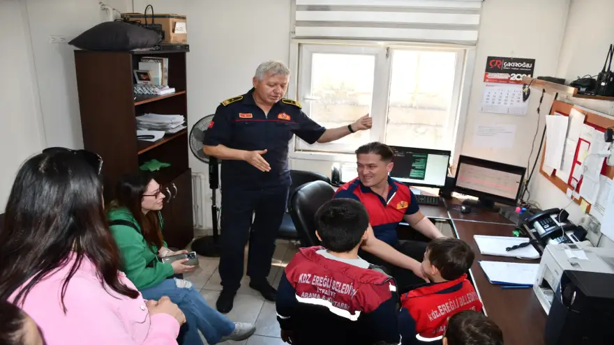 Engel tanımadılar, itfaiyeci oldular..