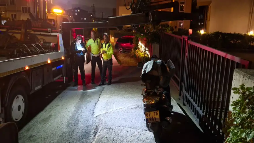 Alkollü motosiklet sürücüsü direksiyon hakimiyetini kaybetti,devrildi..