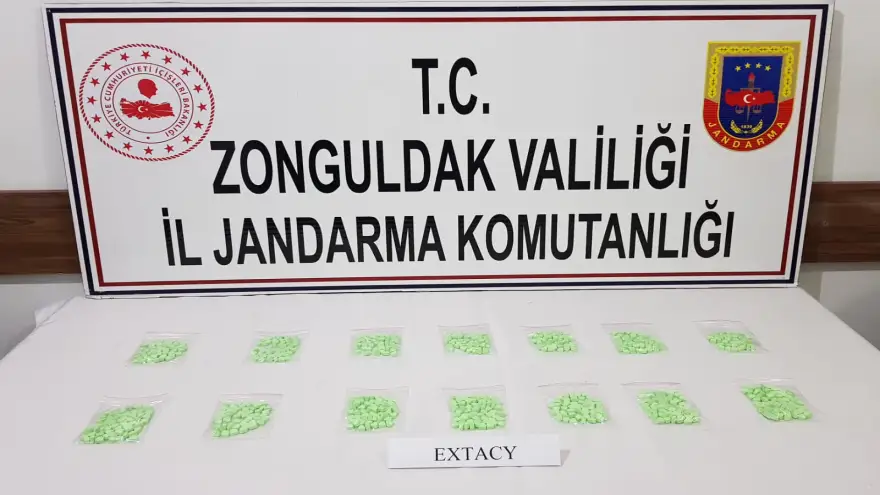 Jandarma zehir tacirlerine nefes aldırmıyor