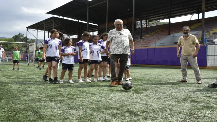 Başkan Posbıyık, Roman Çocuklarla Sahaya İndi