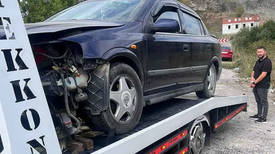 Yola dökülen mıcır kazaya neden oldu..