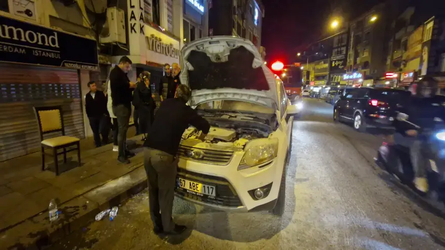 Aniden yanan araç korku dolu anlar yaşattı...