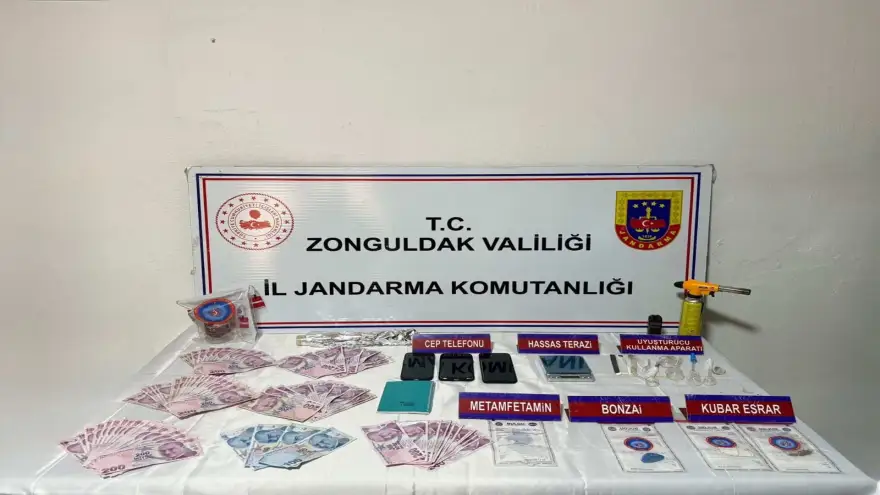 Jandarma'dan Operasyon, 3 Kişi Gözaltına alındı..