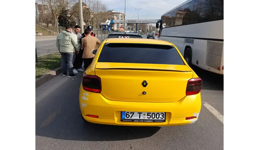 Ticari taksi ile otomobil çarpıştı: 1 Yaralı