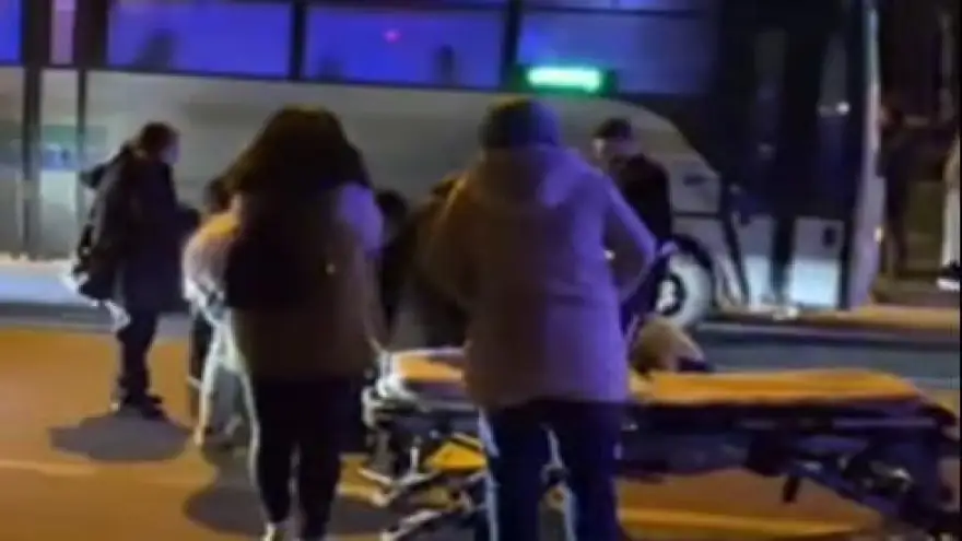 Motosikletin yayaya çarpması sonucu 2 kişi yaralandı...