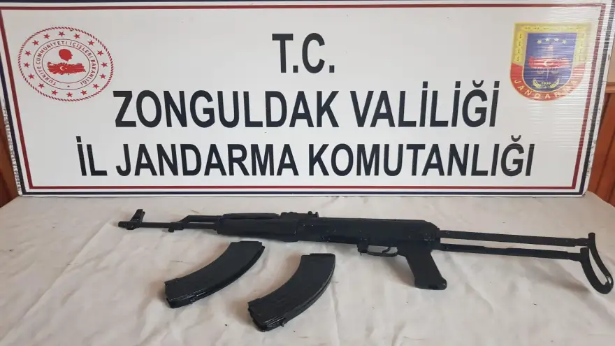 Kaleşnikof marka tüfeği piyasa süremeden yakalandılar