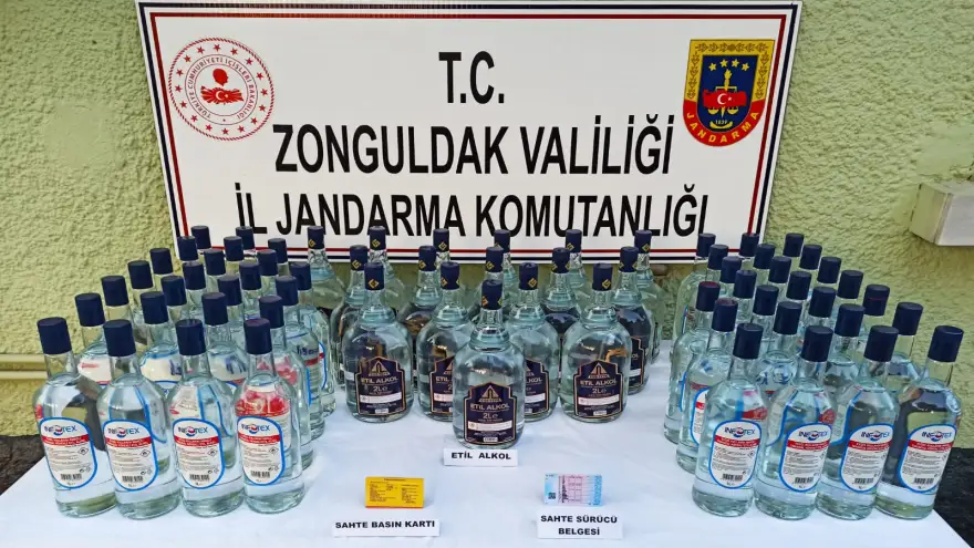 Sahte alkol, sahte basın kartı ve sahte sürücü belgesi ile yakalandı