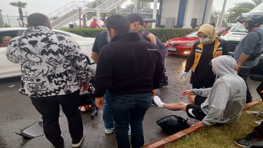 Otomobile arkadan çarptı, 1 Kişi yaralandı.