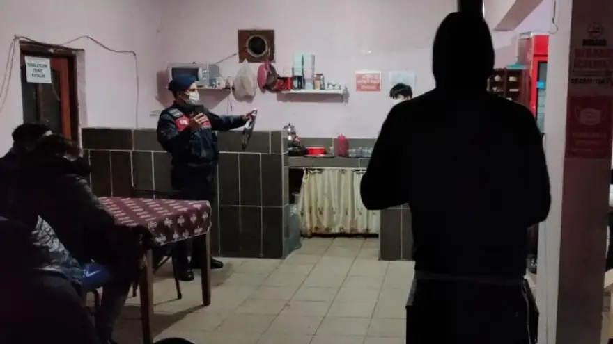 Kısıtlamaya uymayan 8 Kişiye ceza kesildi
