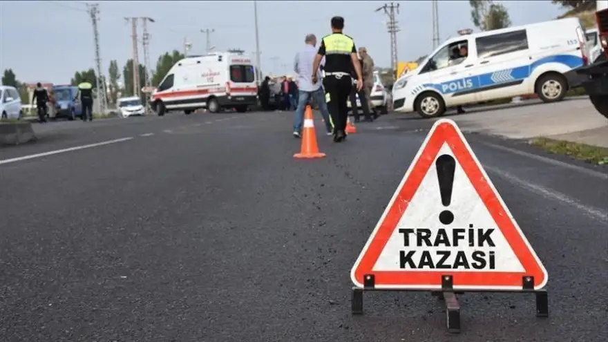 İki otomobil çarpıştı, 2 Kişi yaralandı