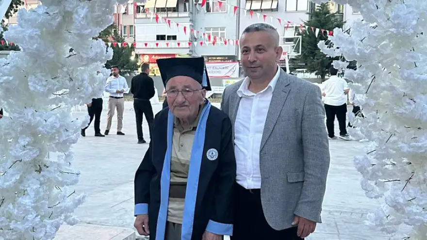 94 yaşındaki Mehmet Tutar'da kep atma heyecanı yaşadı...