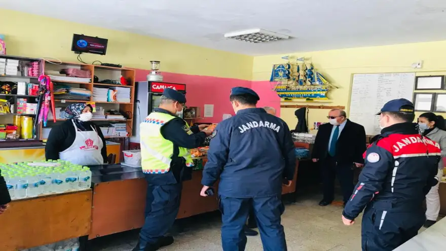 Jandarma, market, lokanta ve kahvehaneleri denetledi 