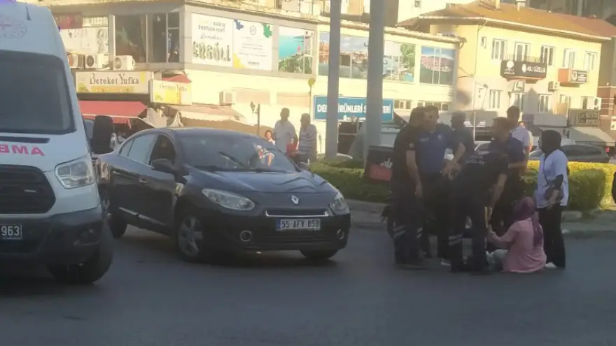 Pazaryerinde otomobil çarptı… Hastaneye kaldırıldı…