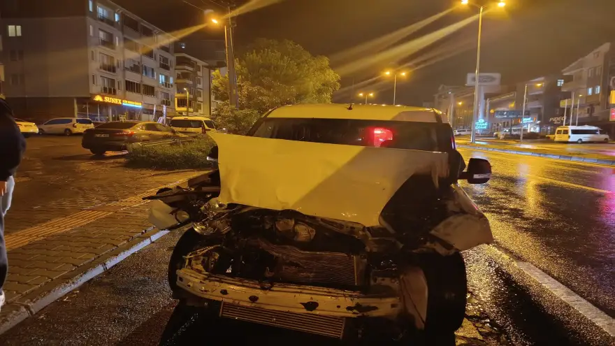 Trafik kazası... 3 kişi yaralandı...