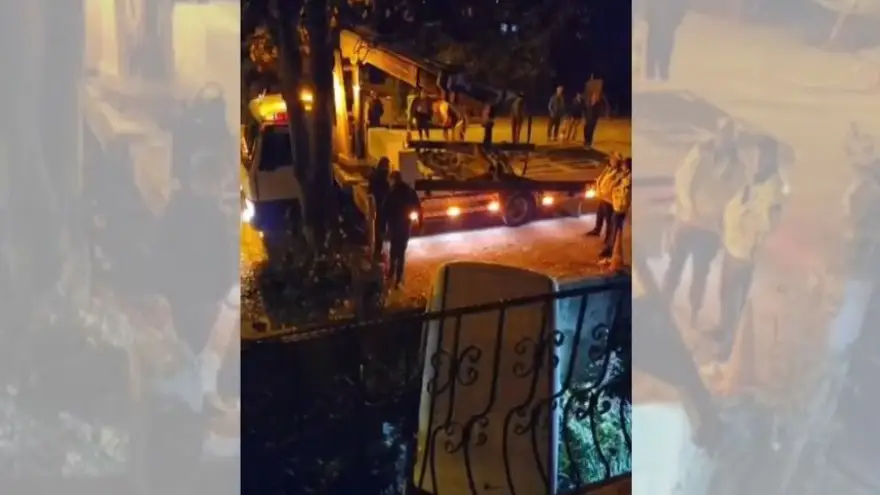 Kamyonet önce araçlara çarptı sonra evin bahçesine uçtu..