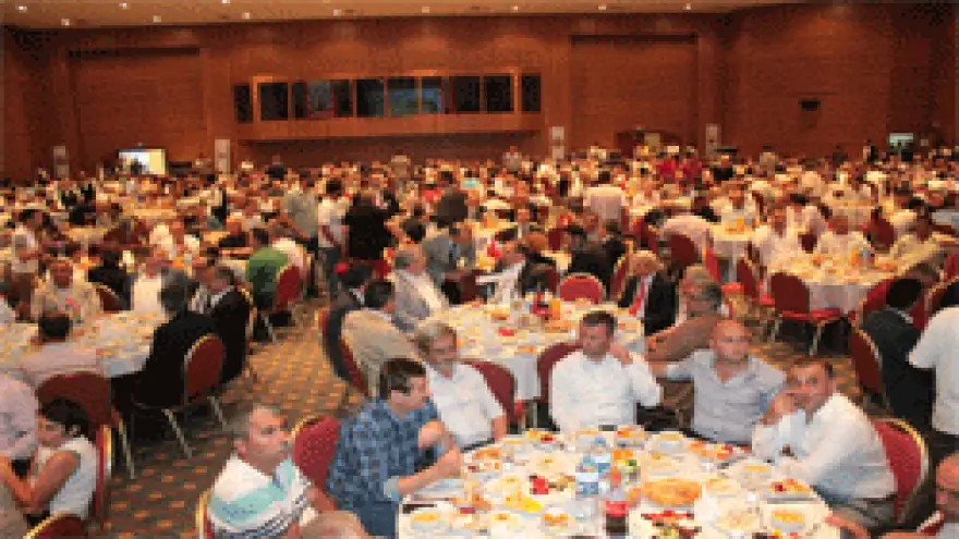 "YEREL YÖNETİMLERDEN VE YEREL SİYASETÇİLERDEN ŞİKAYETÇİYİM"