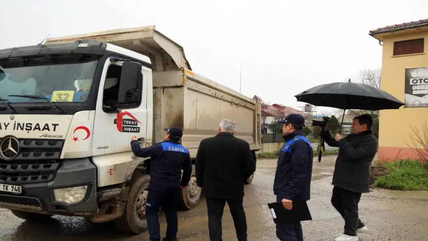 KDZ. EREĞLİ BELEDİYESİ, HAFRİYAT KAMYONLARINA MÜDAHALE ETTİ