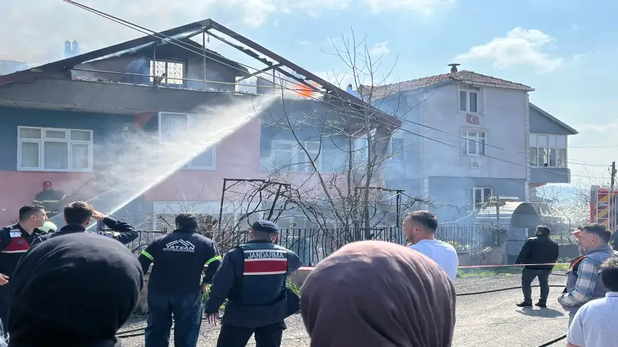Gebe Doğan Köyü’nde Çatı Yangını korkuttu
