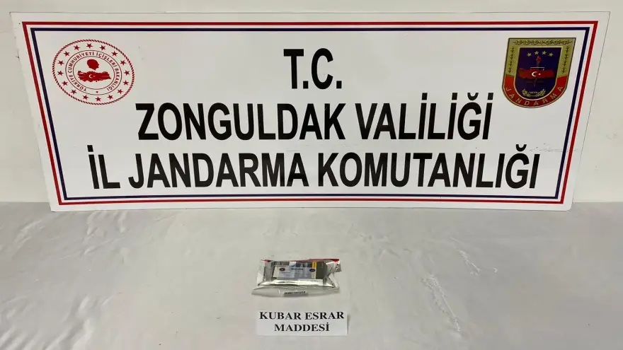 Jandarma esrar maddesi ile yakaladı