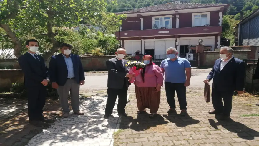 Şehit annelerine anlamlı ziyaret