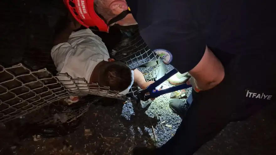 Ormanda Alkol Aldı, Bahçe Teline Sıkıştı..