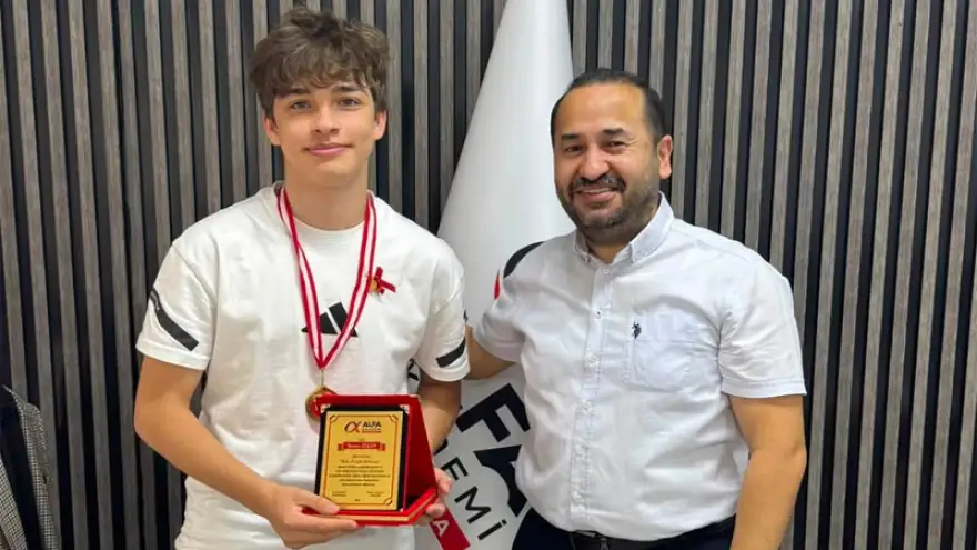 Alfa Akademi'nden LGS'de Büyük Başarı: Zonguldak Birincisi Çıkardı