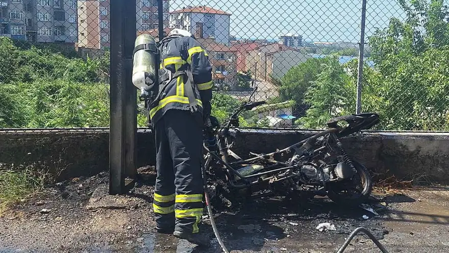 Yola çıkalı 5 dakika olmuştu! Motosikleti alev aldı