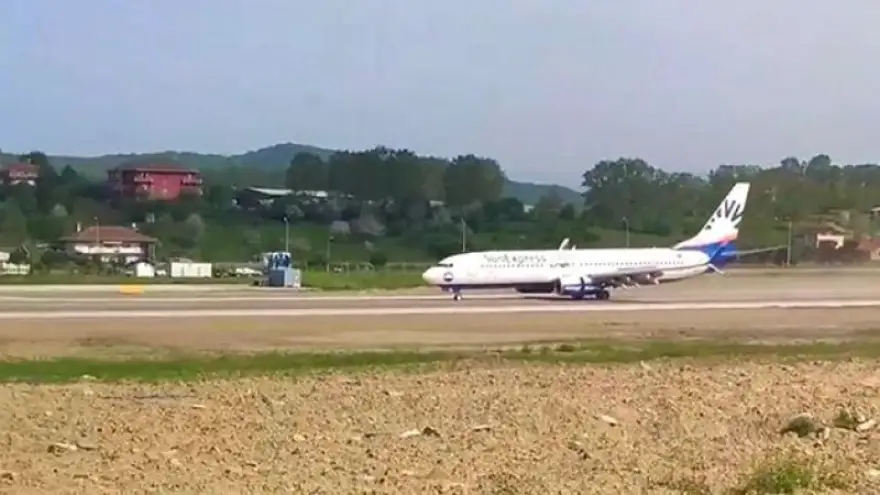 Jandarma, uçuş öncesi 10 Kişiyi sahte belge ile yakaladı