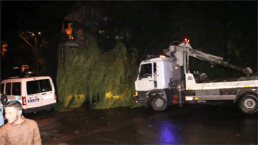 RÖGARLAR TIKANDI YOLLAR GÖLETE DÖNDÜ