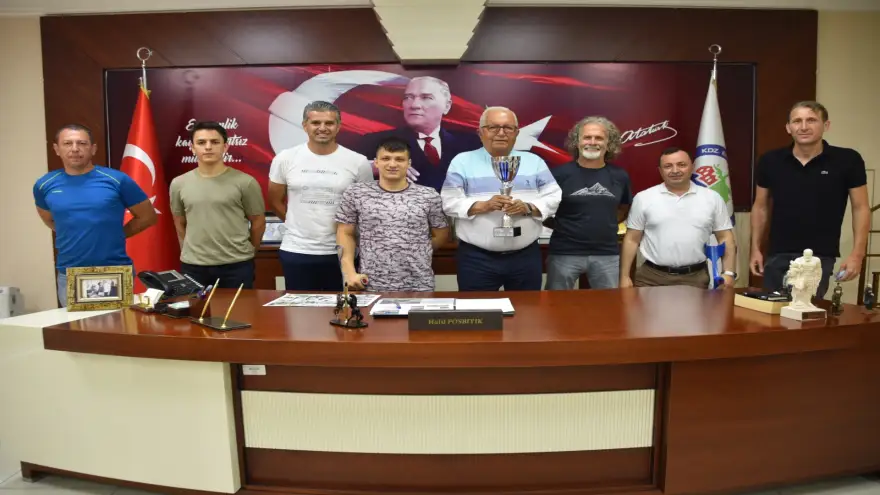 Posbıyık, Türkiye 2.si olan paravolley takımını kutladı