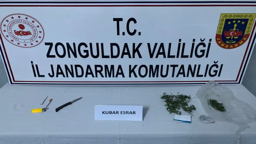 Jandarma kubar esrar ele geçirdi