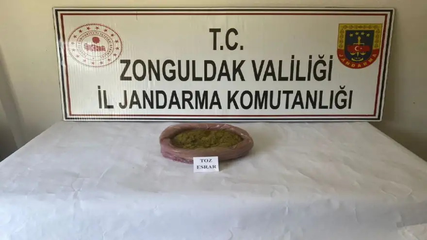 Jandarma 1.530 gram toz esrar ele geçirdi