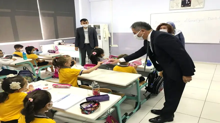 Okuma günü’nde okulları ziyaret ettiler