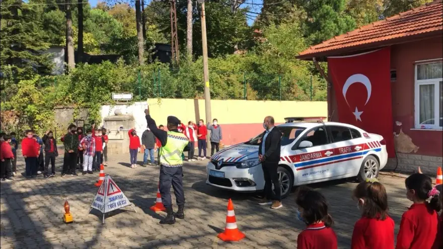 Jandarma’dan servis araçlarına denetim