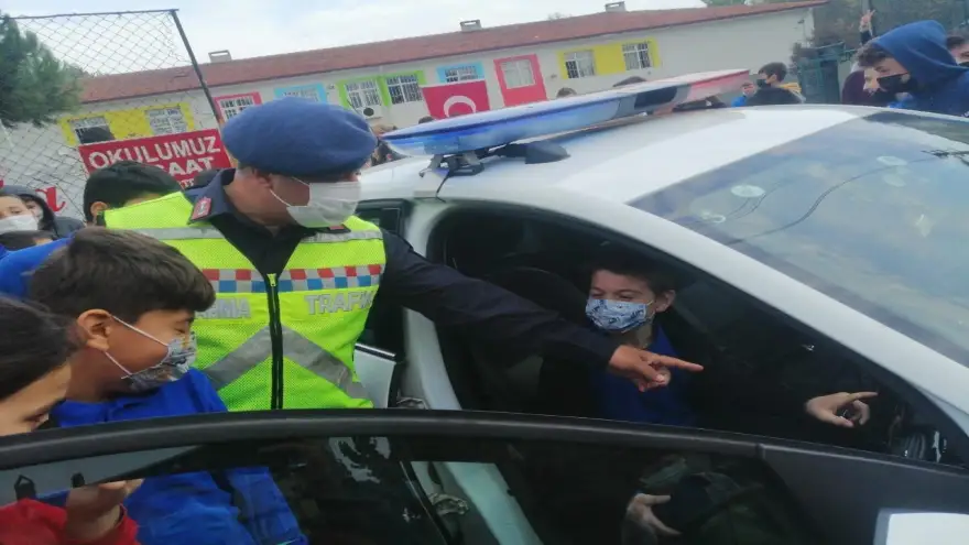 Jandarmadan öğrencilere trafik eğitimi