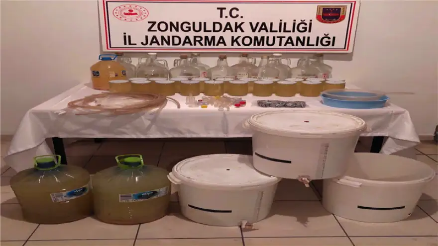 Sahte alkol imal eden şahıslar gözaltına alındı