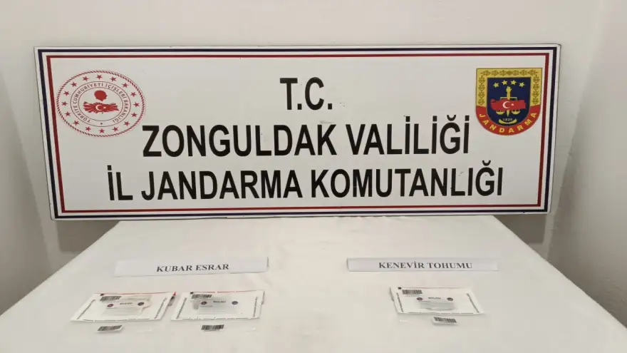 Otobüsteki yolcunun üzerinden uyuşturucu madde çıktı