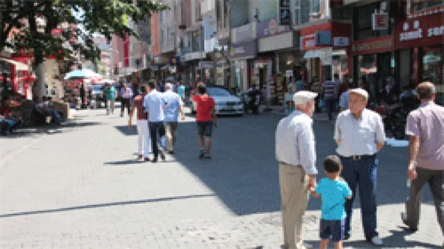 BAYRAMA FINDIK ENGELİ