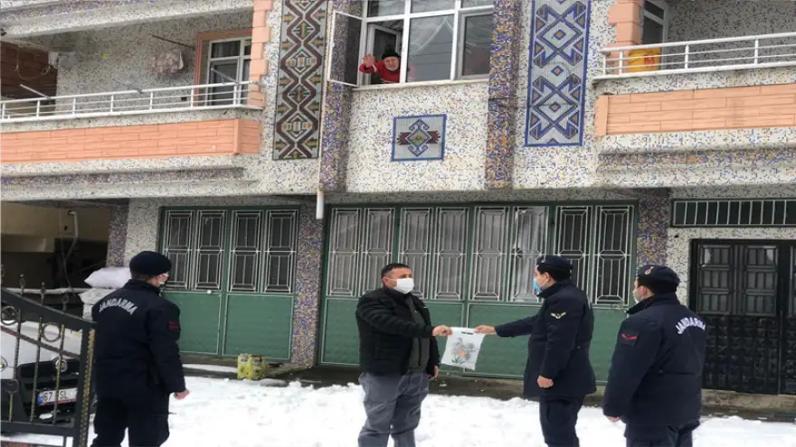 İlacı biten vatandaşın yardımına jandarma ekipleri koştu