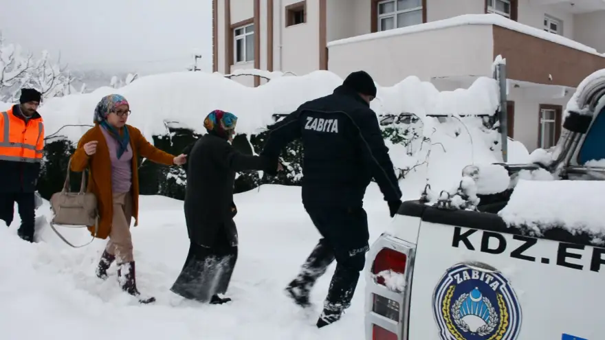 Kdz. Ereğli Belediyesi, hastalara yardımcı oluyor