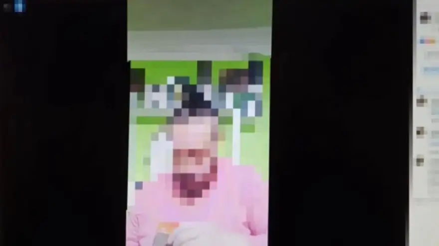 Kaçak parfümleri canlı yayında satarken yakalandı