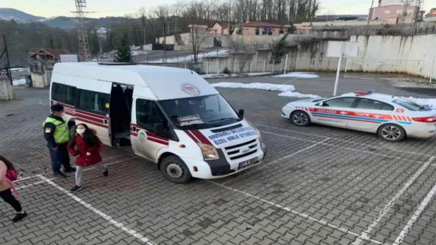Jandarma'dan servis araçlarına denetim...