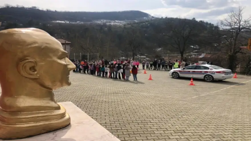Jandarma'dan, öğrencilere uygulamalı trafik semineri