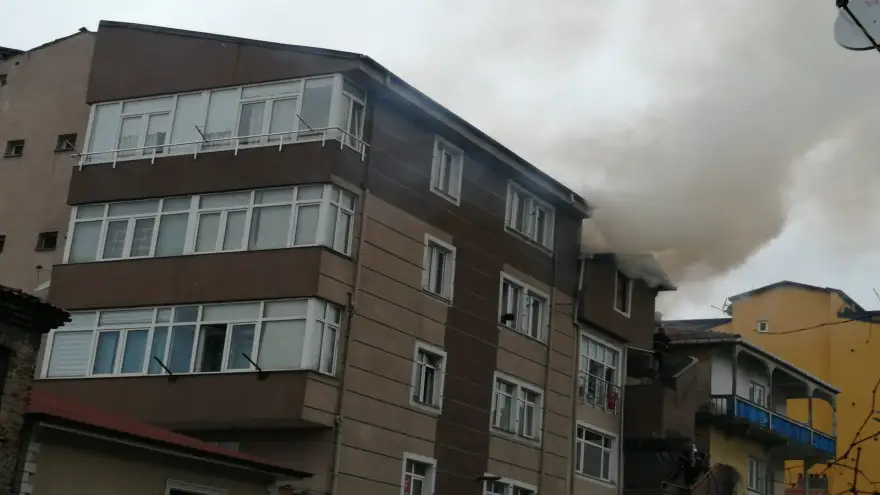 Ev alevlere teslim oldu