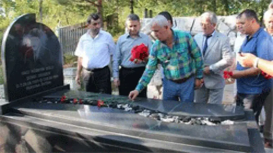 ŞEMSİ DENİZER MEZARI BAŞINDA ANILDI