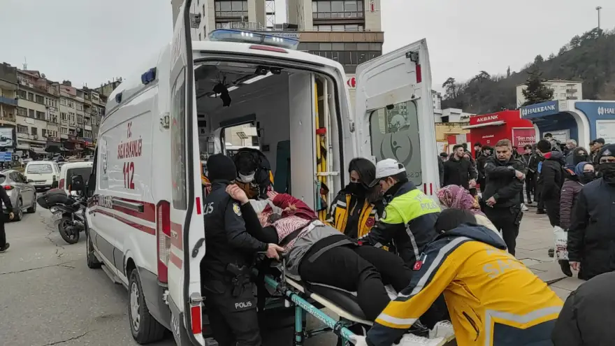 Sinir krizi geçiren kadına sağlık ekipleri müdahale etti