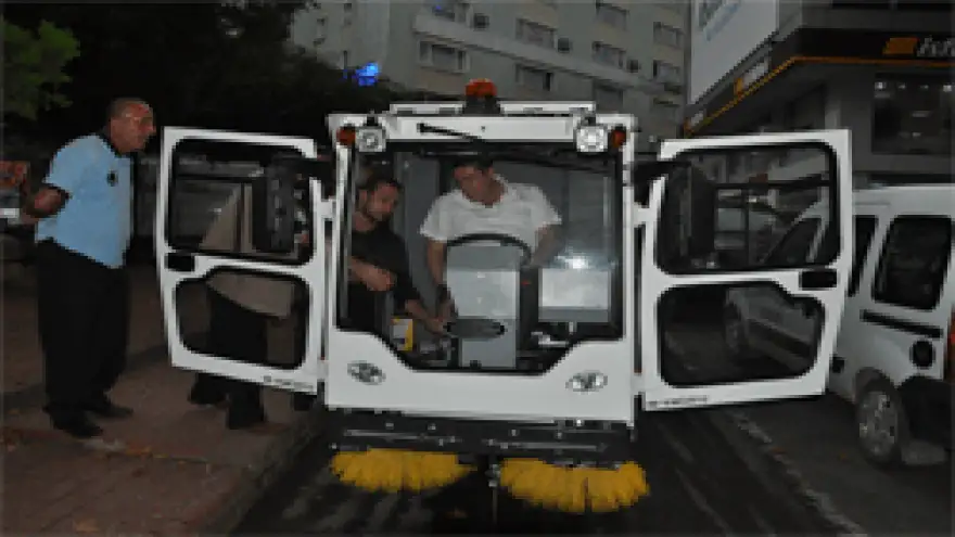 ALAPLI BELEDİYESİNE YENİ YOL SÜPÜRME ARACI